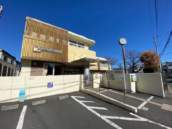 周辺環境:青砥どんぐり保育園(芸術に力を入れている保育園。乳児の頃から絵の具や陶芸機会が多く、秋には造形の展示イベントもあります。)