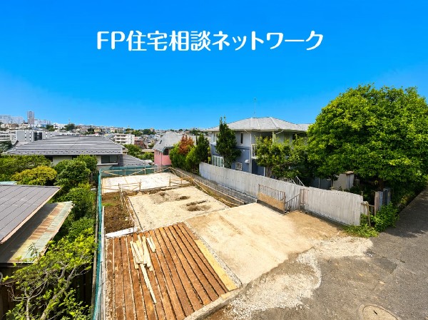 外観:高台に位置し眺望良好。窓を開ければ広がる風景。空を広く感じられます。大雨による冠水の心配もありません。