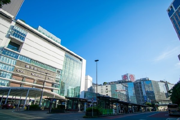 周辺環境:横浜駅(東京方面はもちろん観光地にもアクセスしやすいビックターミナル駅。駅周辺には商業施設が集結し便利です。)