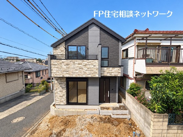 外観:「生麦」駅徒歩13分の便利な立地。周辺には生活利便施設が揃っているので、便利で快適な生活を送れます。