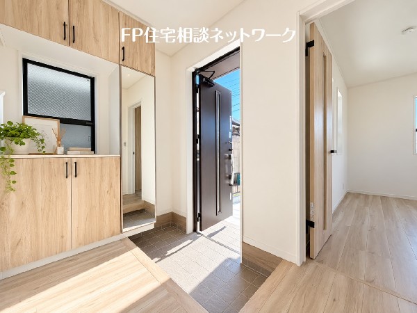 本画像はAIがCGで小物作成しています。現地に小物は設置されておらず販売価格に含まれておりません。  