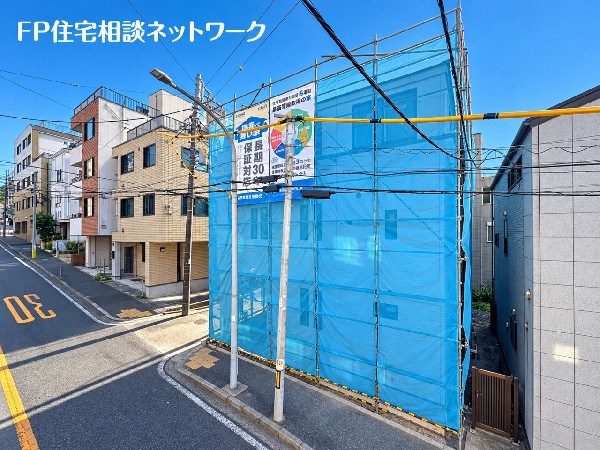 外観:桜の名所である野毛山動物園や、みなとみらい地区が徒歩圏の立地。週末のお出掛けが楽しみになりますね。