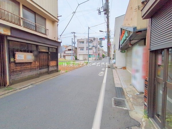 外観:前面道路含む現地土地写真