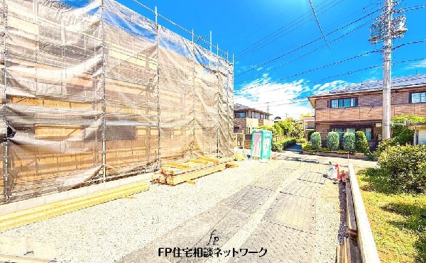外観:一種低層住居専用地域は殆どの住宅が2階建て。それぞれの敷地にしっかり日当たりを確保できるよう設計された住宅専用地域です。閑静な住宅街で住環境を重視する方にオススメできる立地です。