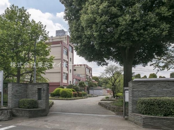 周辺環境:調布市立神代中学校