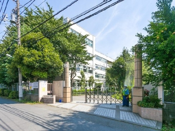 周辺環境:国分寺市立第一中学校