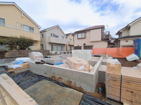 外観:現地外観写真（建築中）