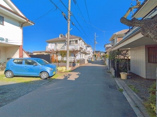 外観:前面道路含む現地土地写真