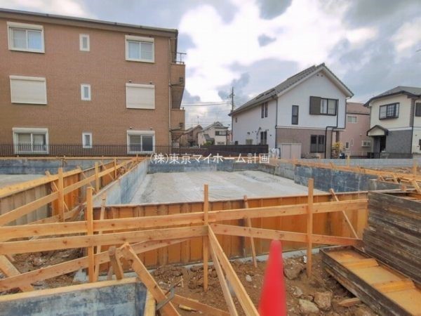 外観:現地外観写真（建築中）