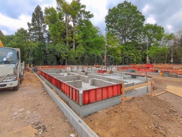 外観:現地外観写真（建築中）