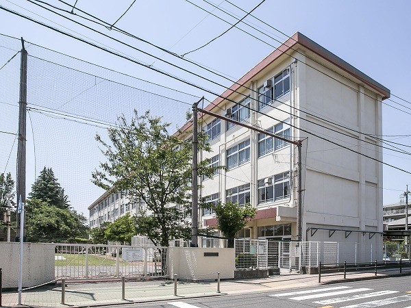 周辺環境:国立市立第三小学校