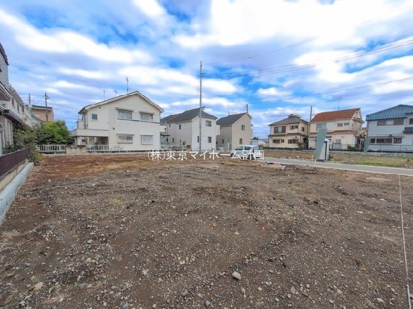 外観:前面道路含む現地土地写真