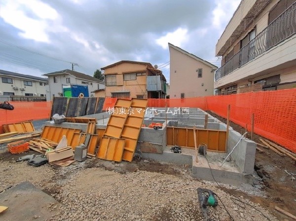 外観:現地外観写真（建築中）