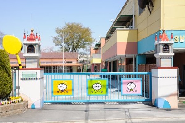 周辺環境:進幼稚園(施設面においては「保育室」「遊戯室ホール」の全てに冷暖房を完備している幼稚園です。)